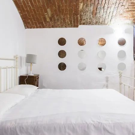 Cozy In Wonderful Navigli Area Apartment