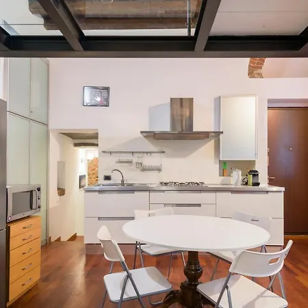 Apartment Cozy In Wonderful Navigli Area Milan