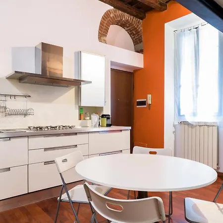 Cozy In Wonderful Navigli Area Apartment *