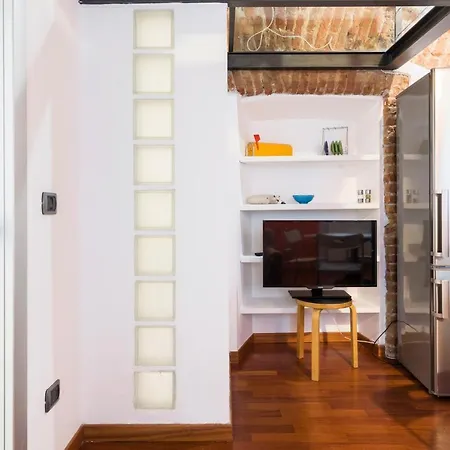 Cozy In Wonderful Navigli Area Apartment